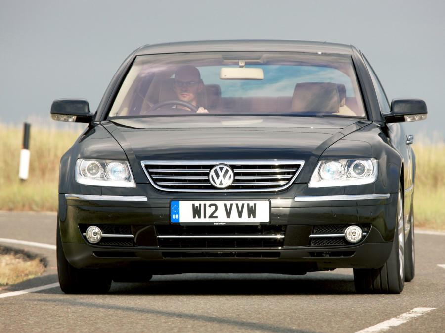  Volkswagen Phaeton W12 2007 года  (UK) (фото 6 из 16)